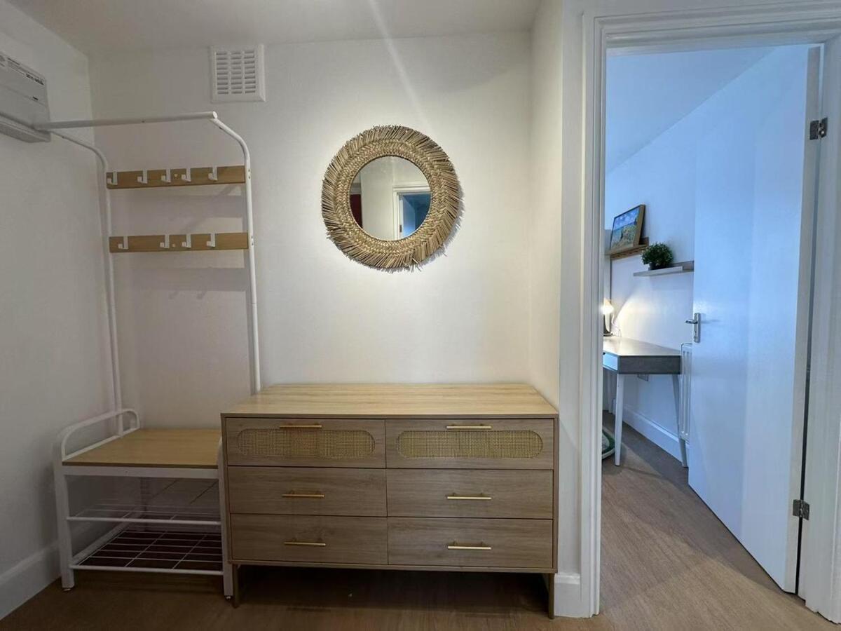 Newly Refurbished Flat By Euston Londres